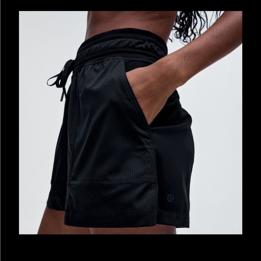 lululemon Dance studio short 3.5